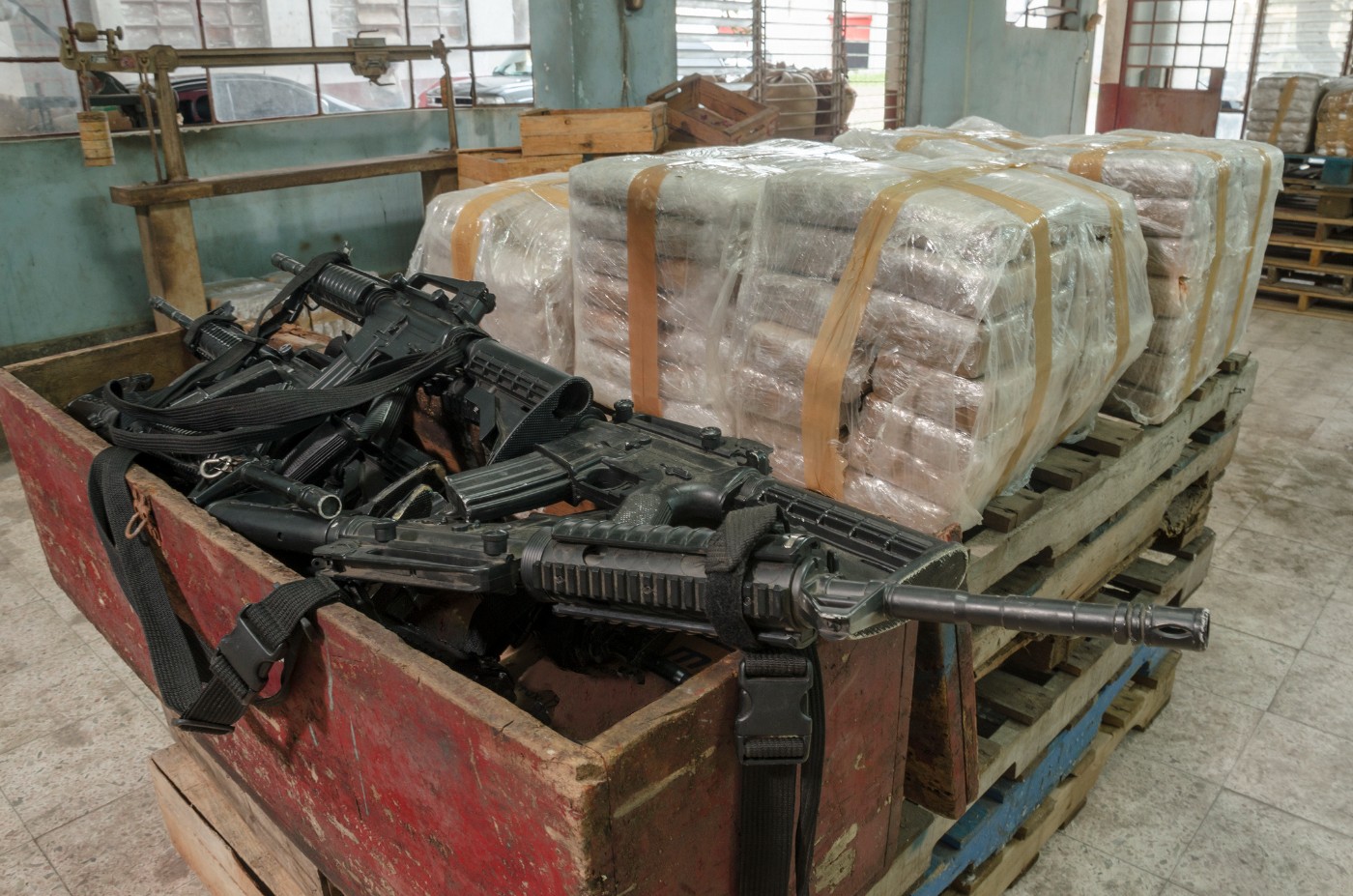 Cocaine warehouse with illegal guns